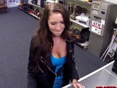 Hottie Vinyl collector gets good cash in the pawnshop