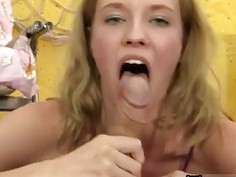 Teen trap girlfriend snapchat Slutty Angel loves the taste of cum