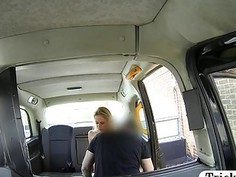 Cheating GF tries out anal sex with horny driver on a cab